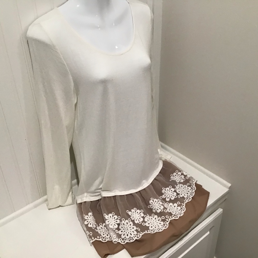 Dress Medium White and Bottom Tan/Lace